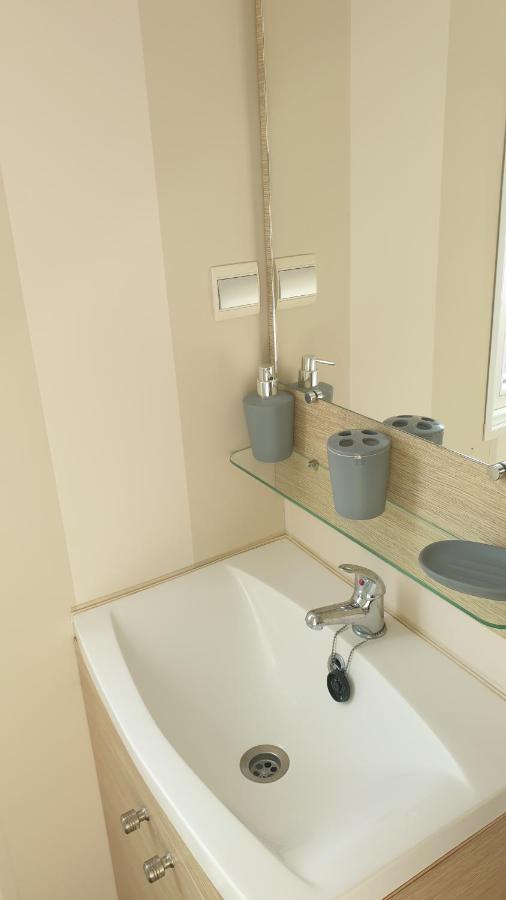 Sylvie Proprietaire Du Mobil-Home Сен-Пер-сюр-Мер Екстер'єр фото